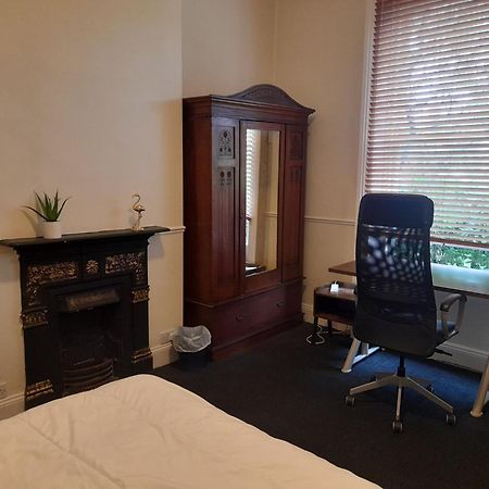 Annesley Park-Homestay Ap Dublin Bagian luar foto