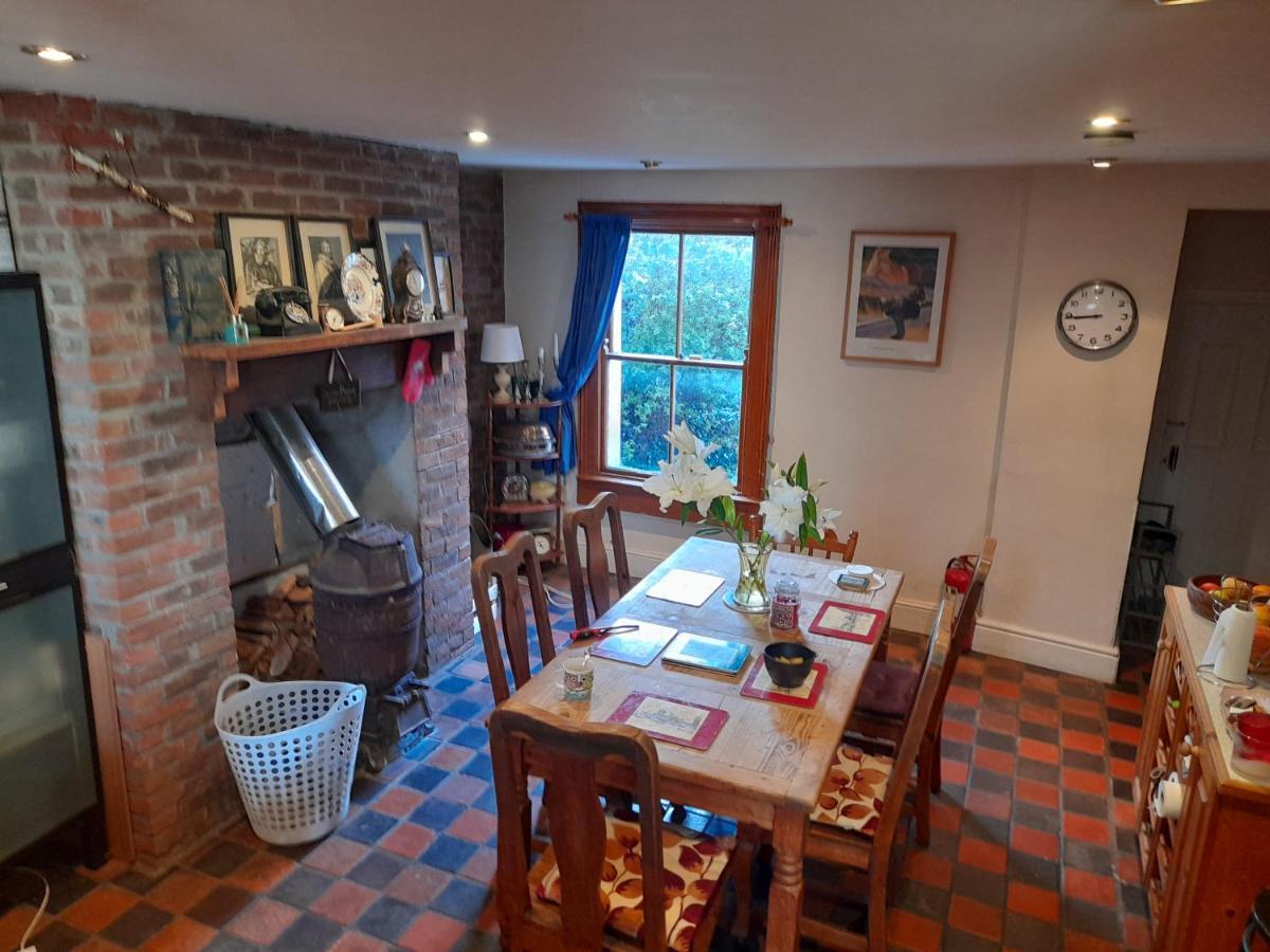 Annesley Park-Homestay Ap Dublin Bagian luar foto
