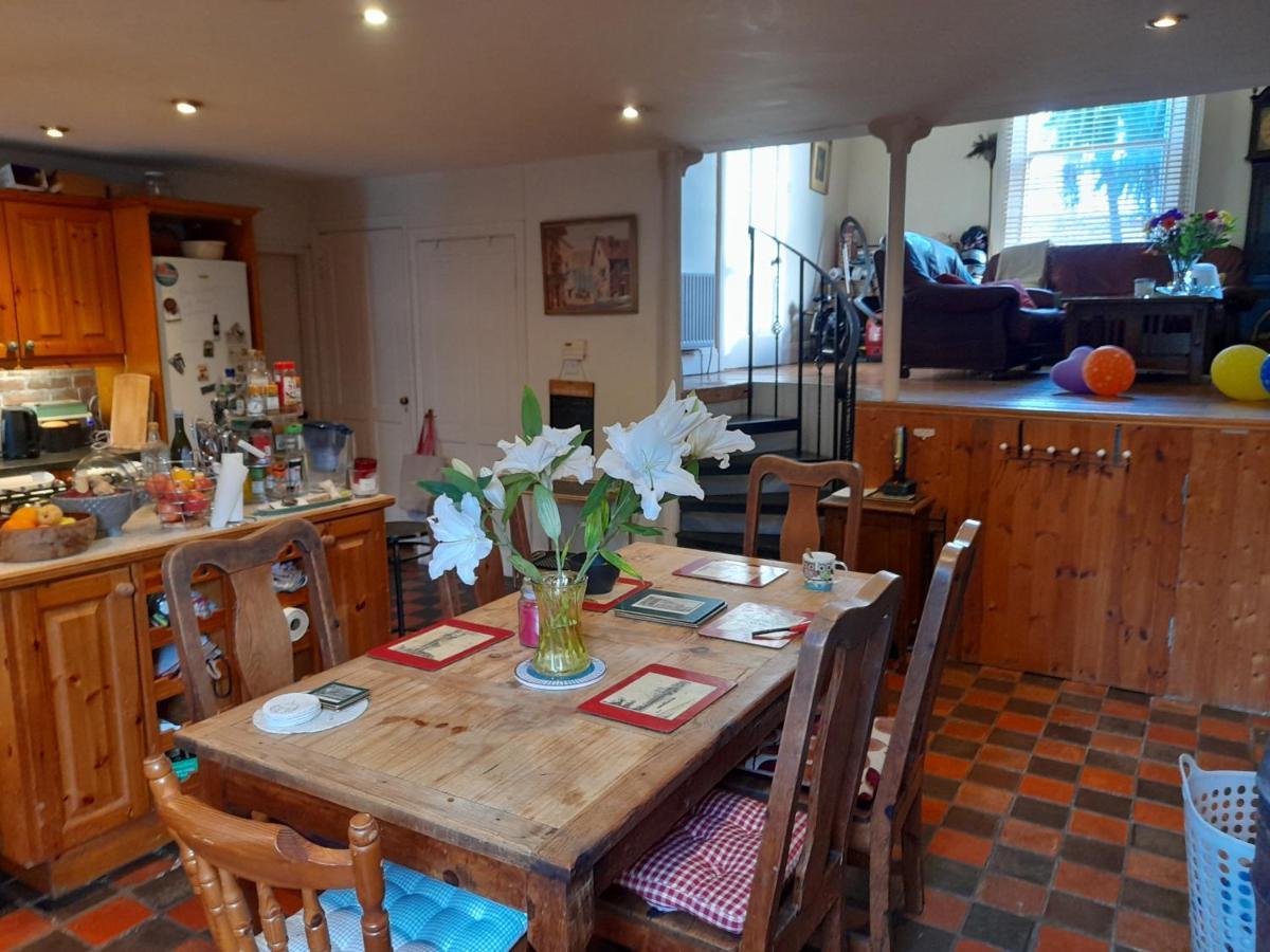 Annesley Park-Homestay Ap Dublin Bagian luar foto
